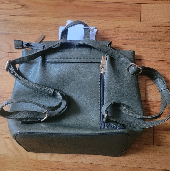 Green Backpack - Picture 2 of 7